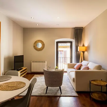 Up Apartment *
